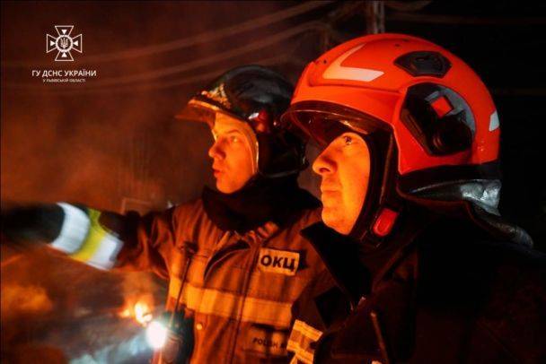 Рятувальники показали наслідки обстрілів енергетичної інфраструктури Львівщини