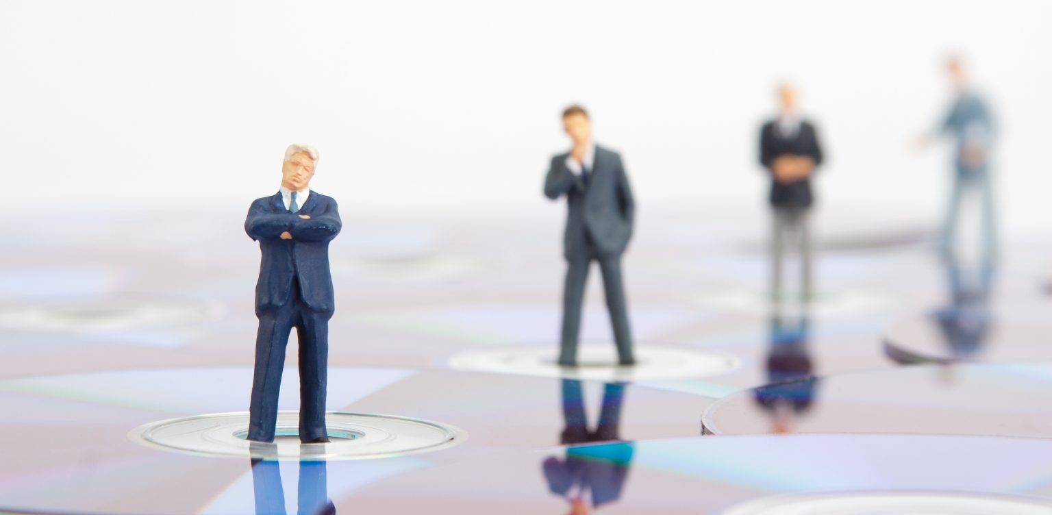 Деолігархізація за законами воєнного часу