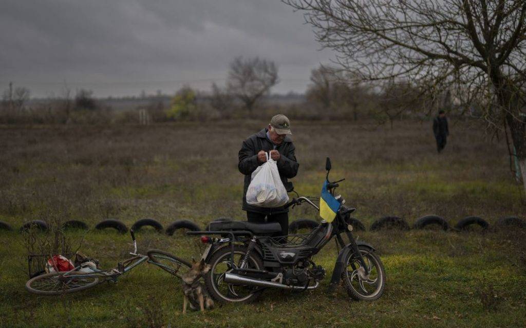 В Херсоні окупанти хотіли "зліпити" з місцевого населення "нових громадян Росії"