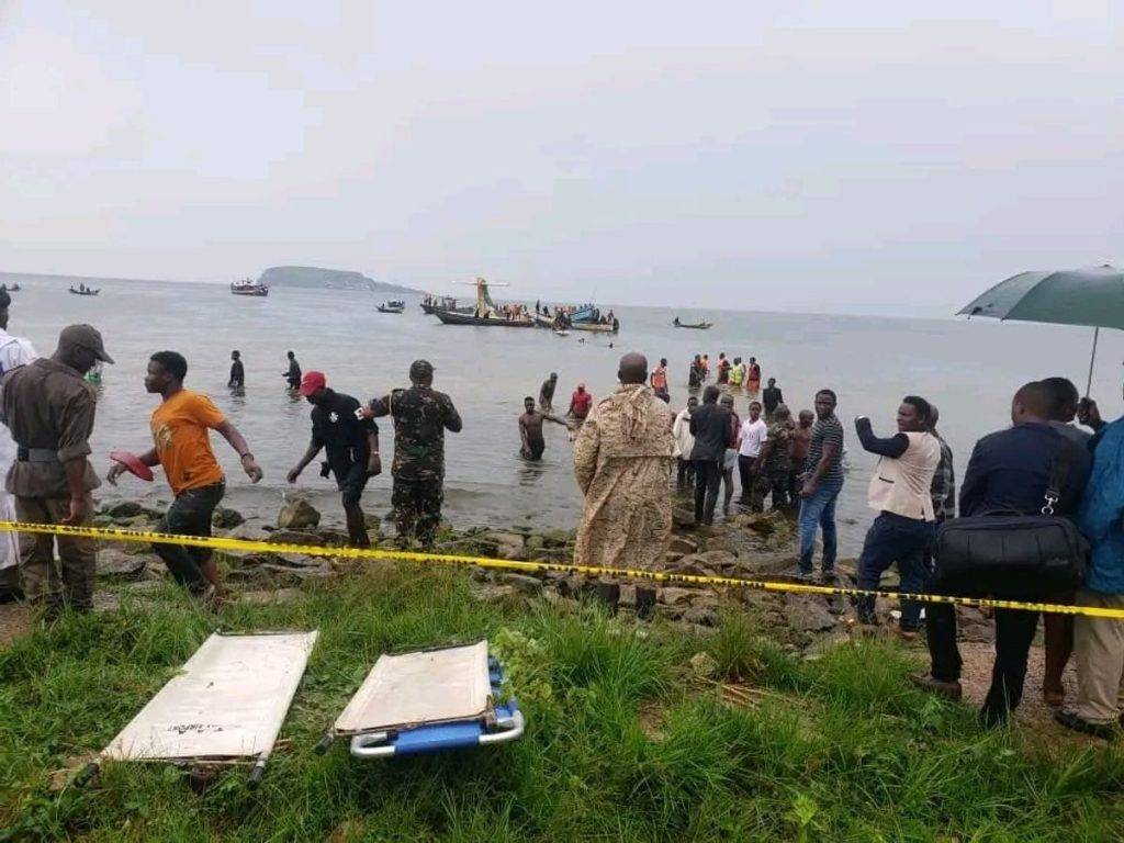 У Танзанії пасажирський літак впав в озеро Вікторія: проводиться рятувальна операція