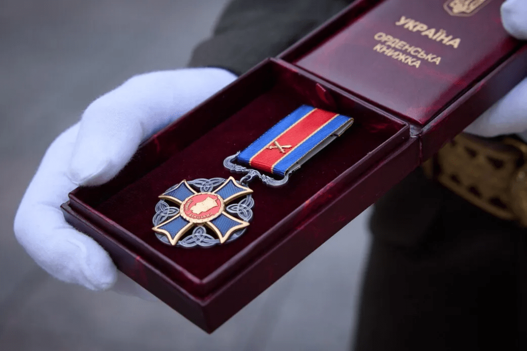 Президент нагородив орденами трьох військових медиків з Франківщини