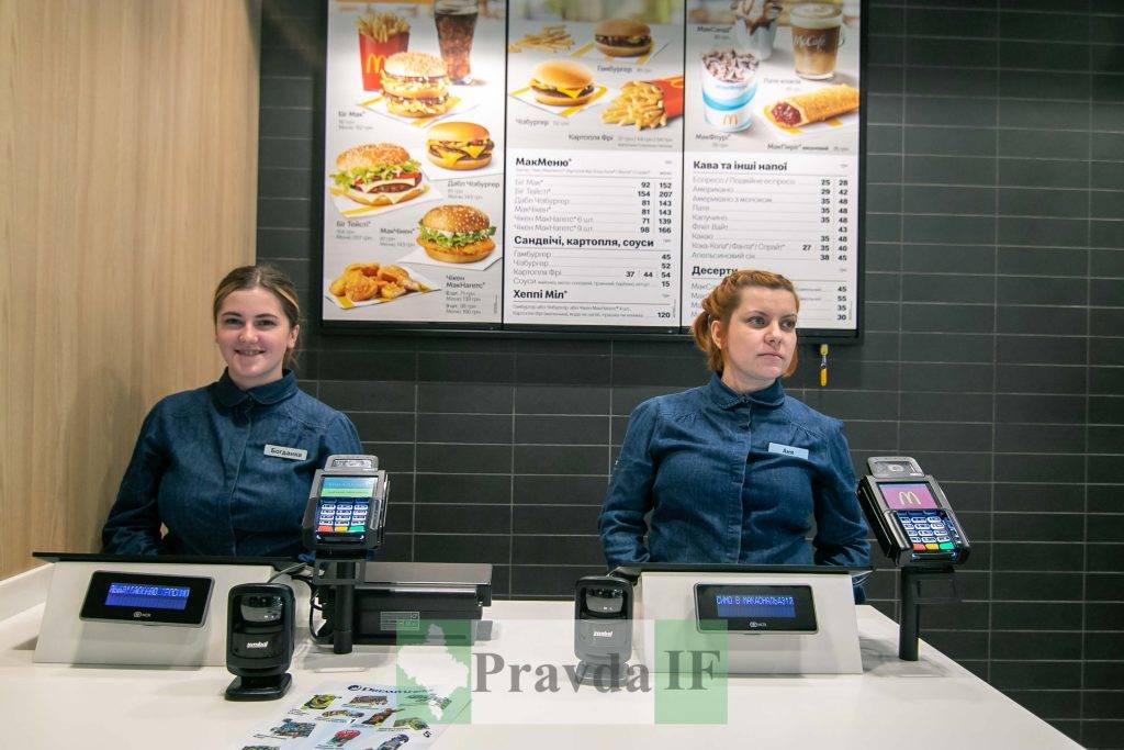 Перший день роботи McDonald’s у Франківську. ФОТОРЕПОРТАЖ