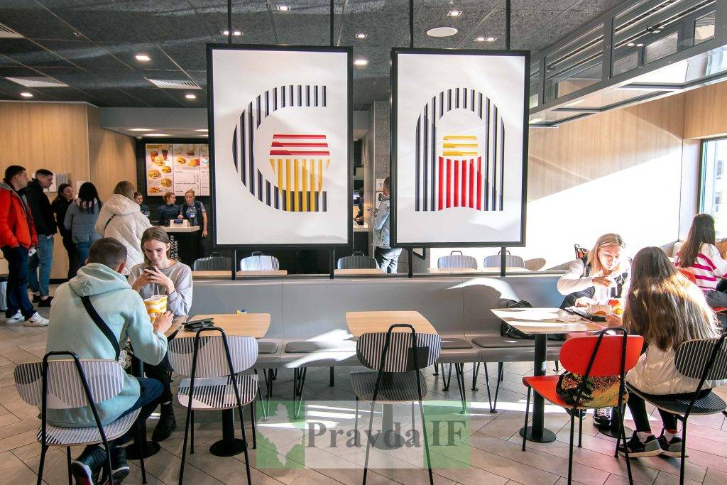 Перший день роботи McDonald’s у Франківську. ФОТОРЕПОРТАЖ