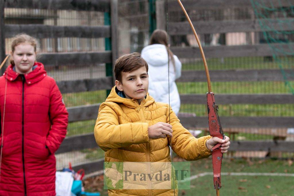 У Франківську відомі спортсмени провели відкрите тренування з дітьми-учасниками програми “Спортивний наставник”