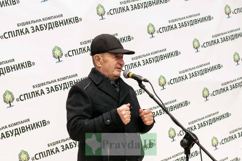 Франківські студенти,Капсула часу,Вкладання листів у капсулу