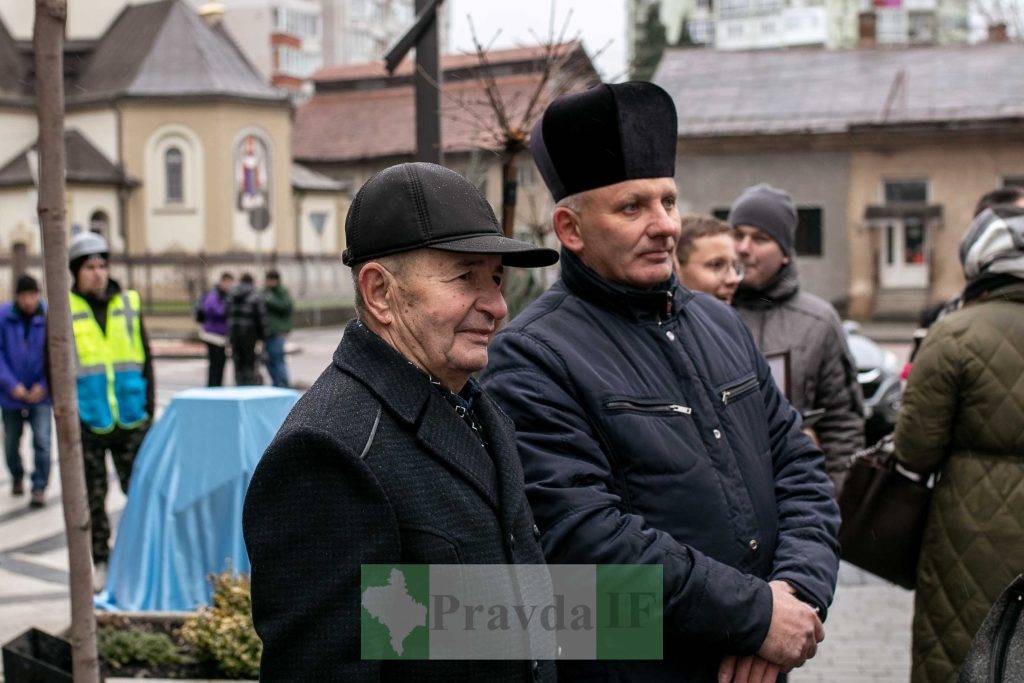 Франківські студенти,Капсула часу,Вкладання листів у капсулу