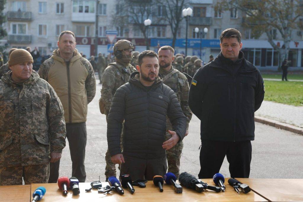 А він сміливий: Зеленський приїхав у деокупований Херсон