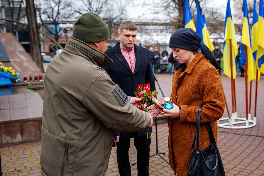 Родинам загиблих гвардійців з Франківщини вручили державні нагороди