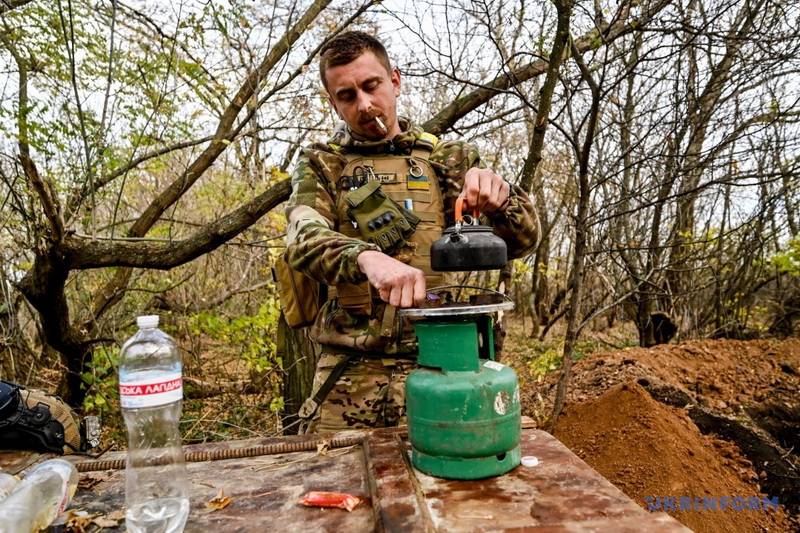 Прикарпатські бійці показали, як готують позиції до зими