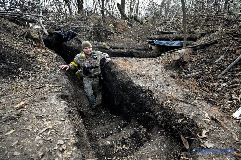 Прикарпатські бійці показали, як готують позиції до зими