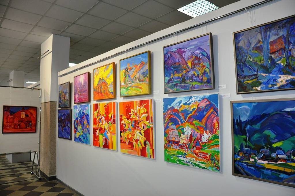 У Франківську відкрилась виставка картин відомого митця Володимира Сандюка