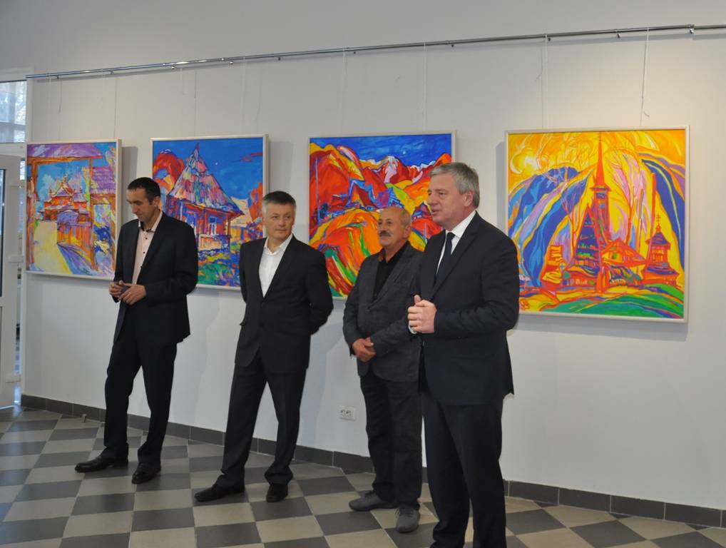У Франківську відкрилась виставка картин відомого митця Володимира Сандюка