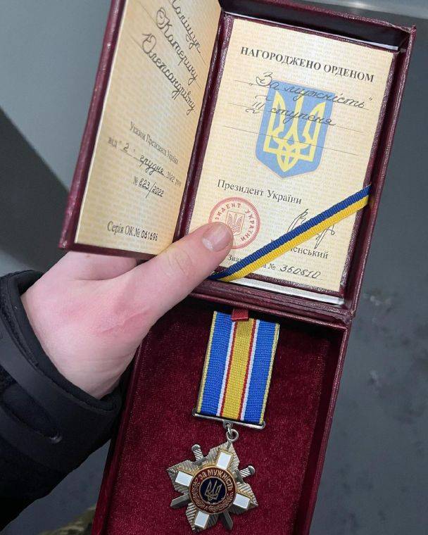 Зеленський відзначив "Пташку" з Азовсталі почесною нагородою