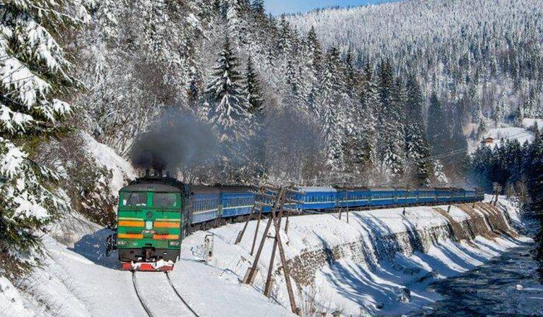 Укрзалізниця запускає потяг із Карпат до Кам’янця-Подільського