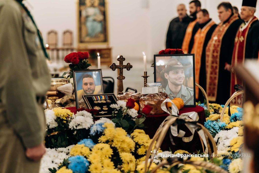 масштабний похорон,назар лугарєв,похорон франківських тероборонівців