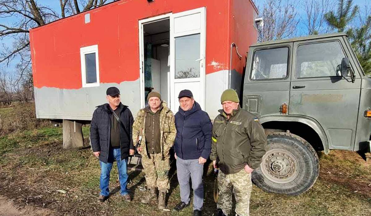 З Івано-Франківщини на передову відправили лазню на колесах