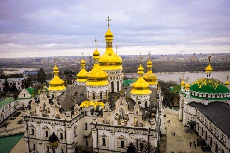 Глава СБУ розповів про священника з Лаври, що співав про "пробудження Русі" та спав у труні