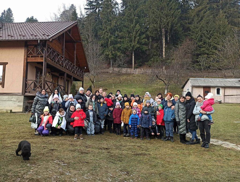 Родини загиблих захисників взяли участь у коляді на Гуцульщині,різдво у крриворівні,Родини загиблих захисників