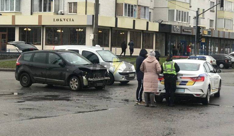 У Франківську біля Арсену трапилася потужна ДТП