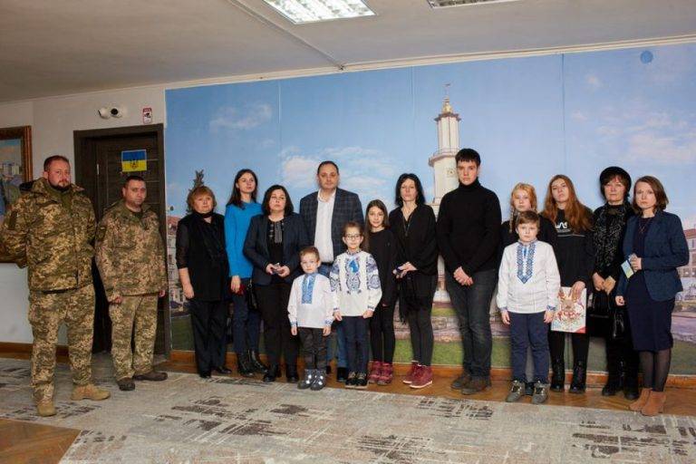 У Франківську родинам полеглих воїнів вручили нагороди