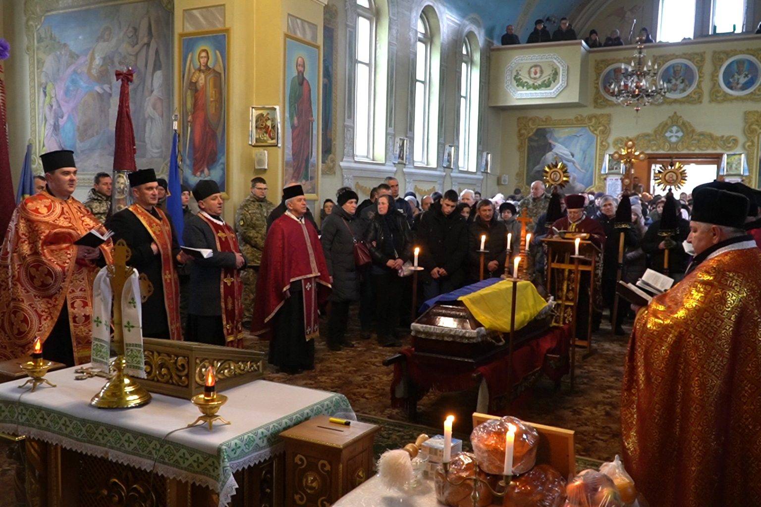 На Франківщині провели в останню дорогу захисника Михайла Сікору