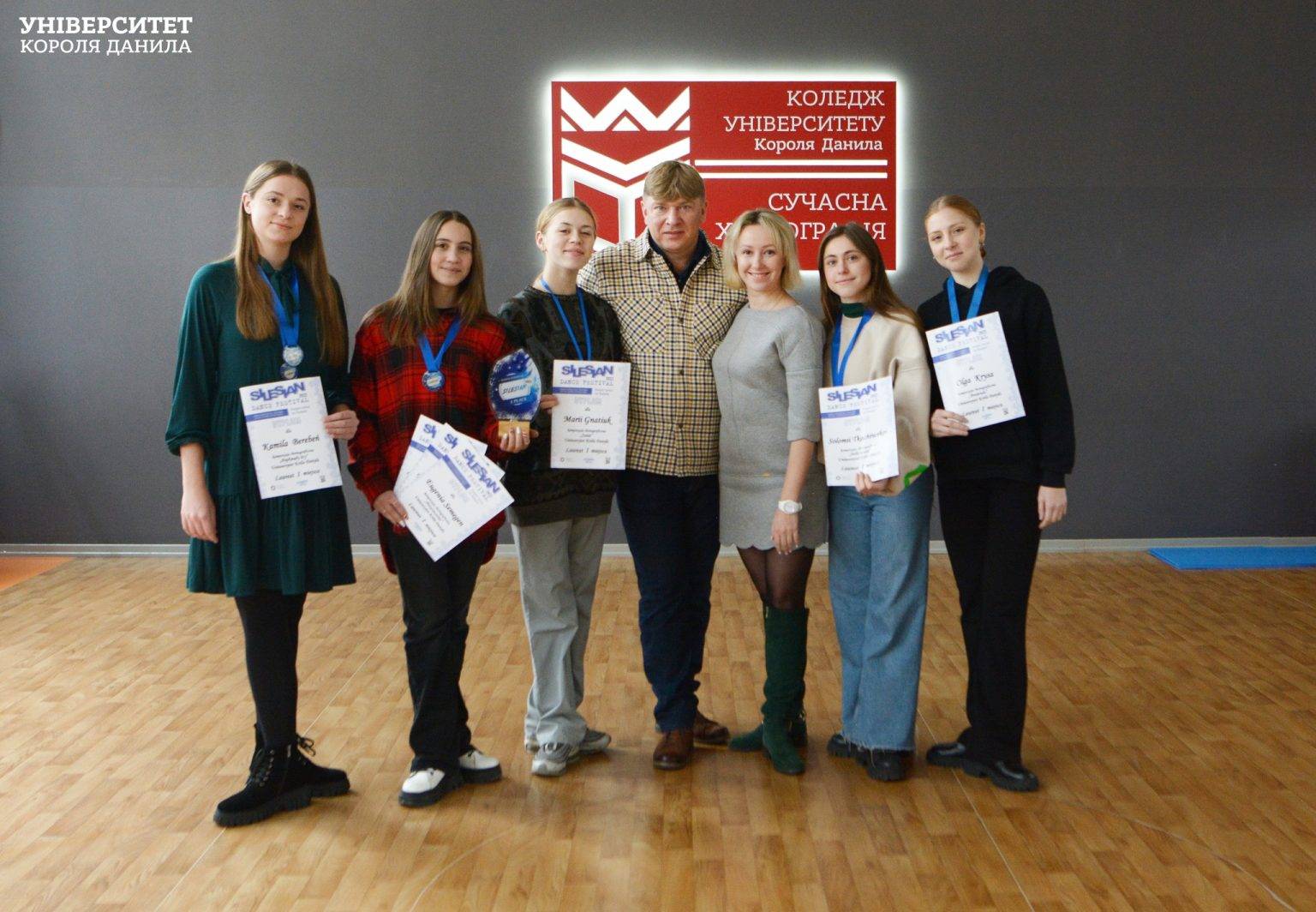 У Польщі танцювальні виступи івано-франківських студенток зустріли шквалом овацій