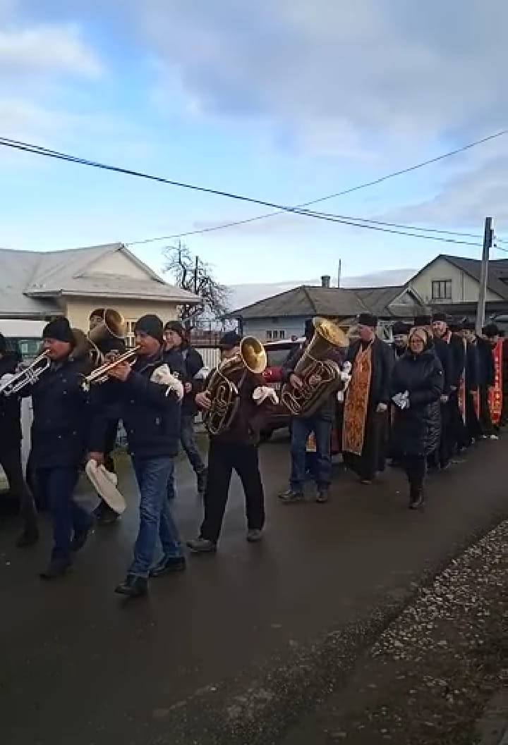 На Франківщині провели в останню путь загиблого воїна Василя Грикуляка,прикарпатець загинув на війні,війна в україні