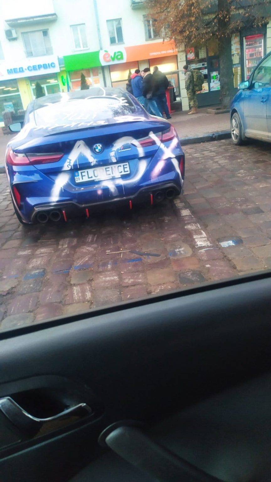 У Франківську невідомі провчили горе-водія,вандалізм у франківську,горе-водій у франківську