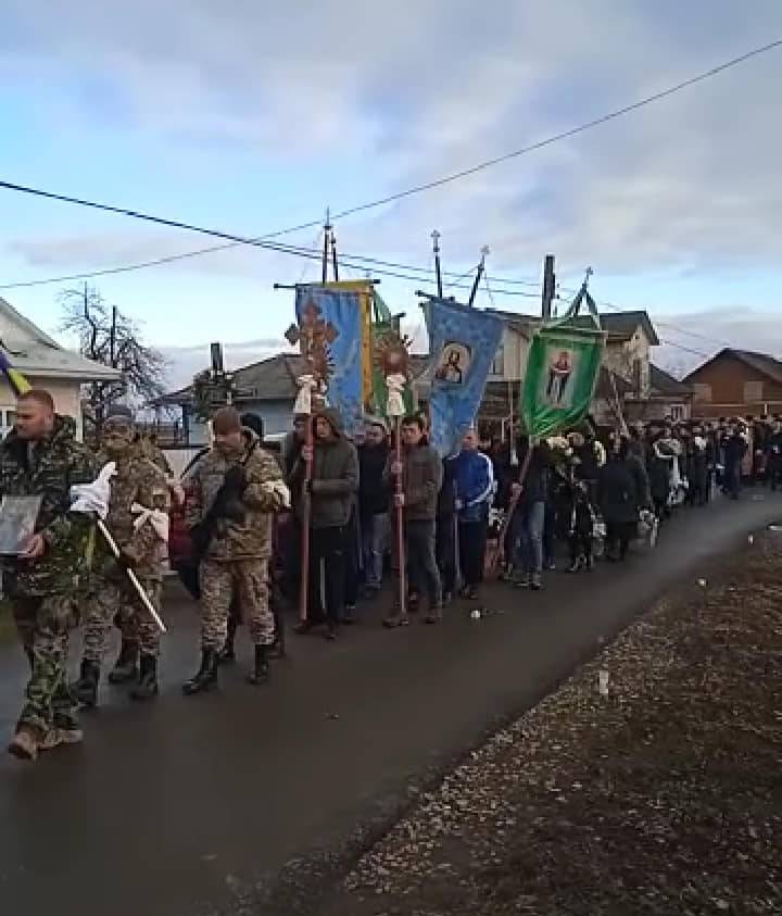 На Франківщині провели в останню путь загиблого воїна Василя Грикуляка,прикарпатець загинув на війні,війна в україні