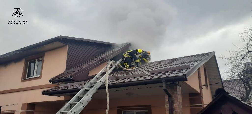 У Хриплині вогнеборці ліквідували пожежу житлового будинку