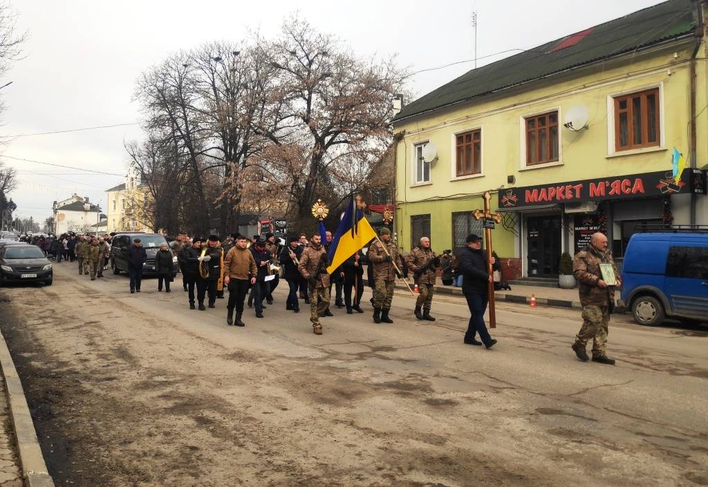 У Тлумачі провели в останню путь загиблого воїна Іллю Мартинова