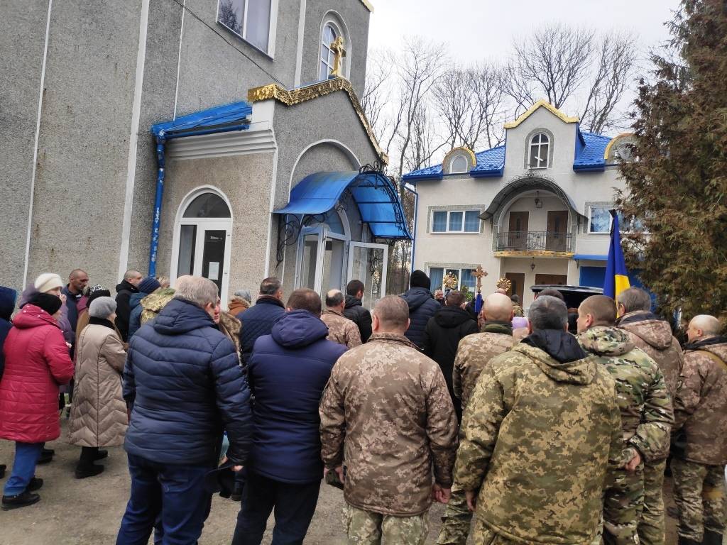 У Тлумачі провели в останню путь загиблого воїна Іллю Мартинова