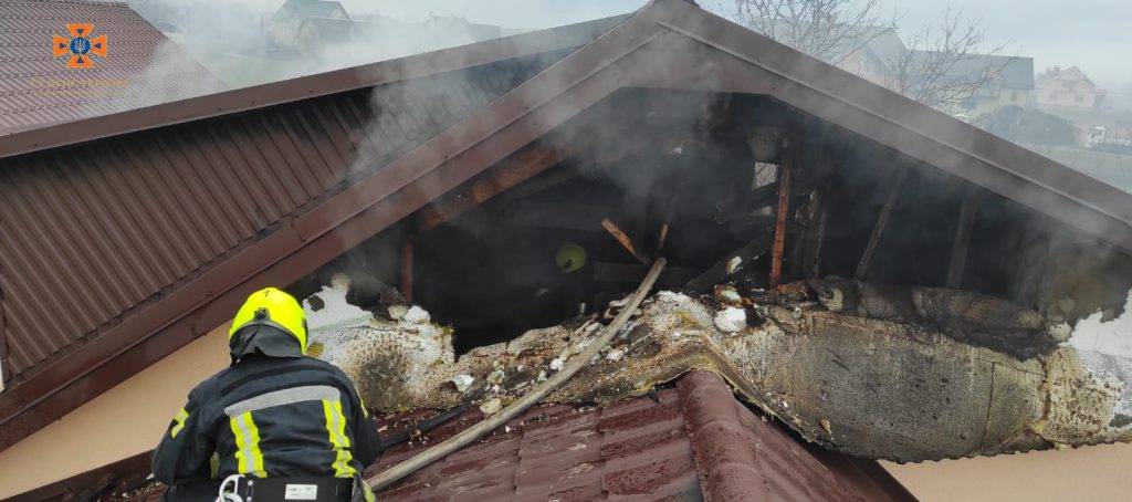 У Хриплині вогнеборці ліквідували пожежу житлового будинку