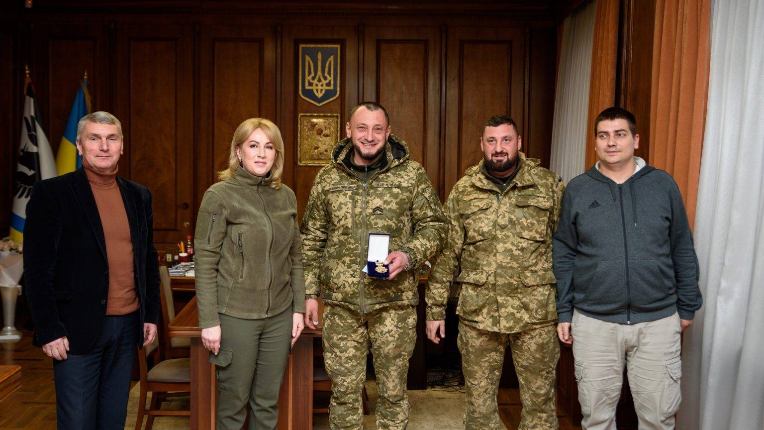 Бійця “десятки” нагородили медаллю "За заслуги перед Прикарпаттям"