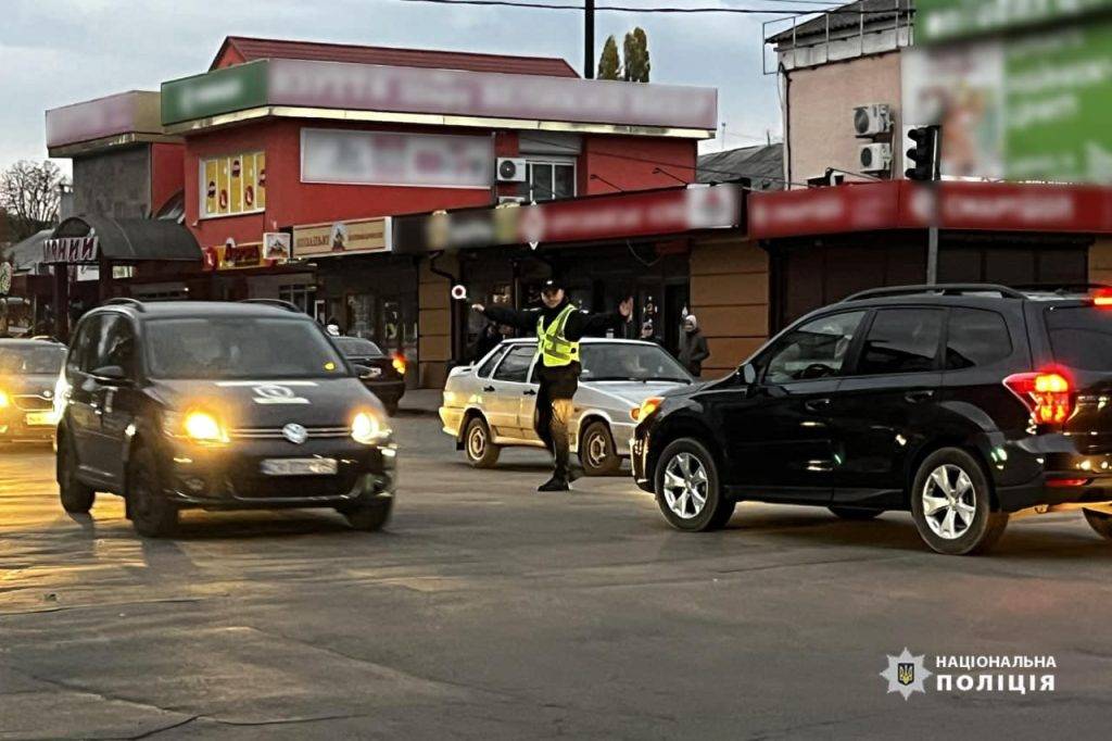 Під час вимкнення світла найжвавіші франківські перехрестя регулюватимуть патрульні