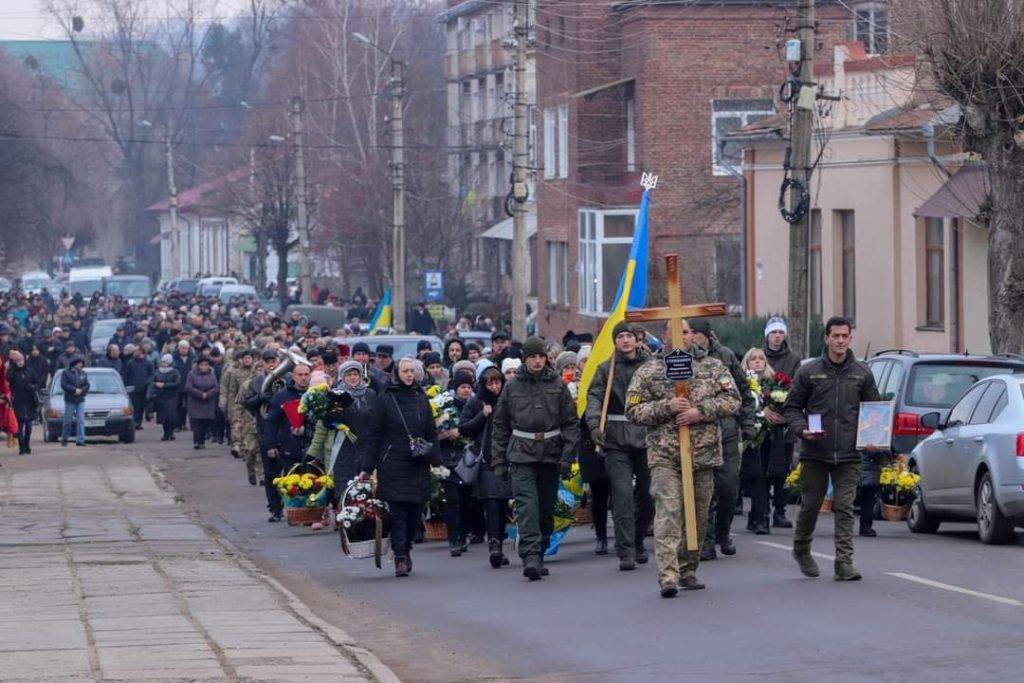 В Калуші попрощались із загиблим на війні захисником Романом Стехновичем