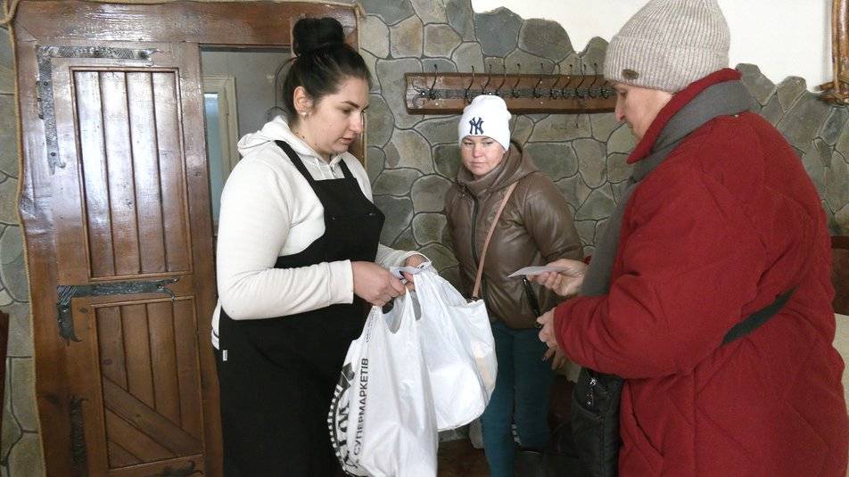 У Богородчанах організували соціальну їдальню для переселенців