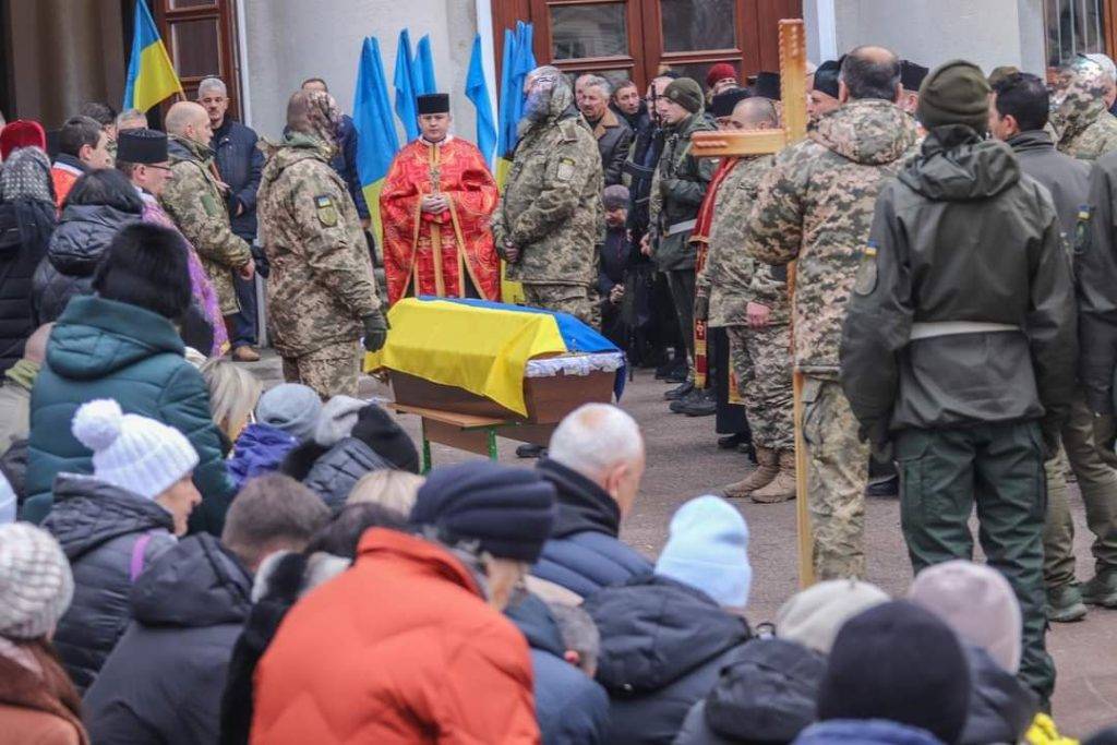 В Калуші попрощались із загиблим на війні захисником Романом Стехновичем