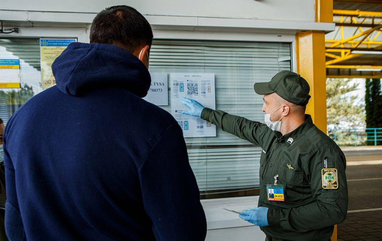 Кому з чоловіків дозволяють виїздити за кордон під час війни: правила