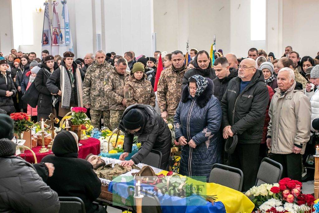 Прощання з Назарієм Лугарєвим,Прощальна Служба Божа за Назарієм Лугарєвим,прощання з Назаром Лугарєвом у Франківську
