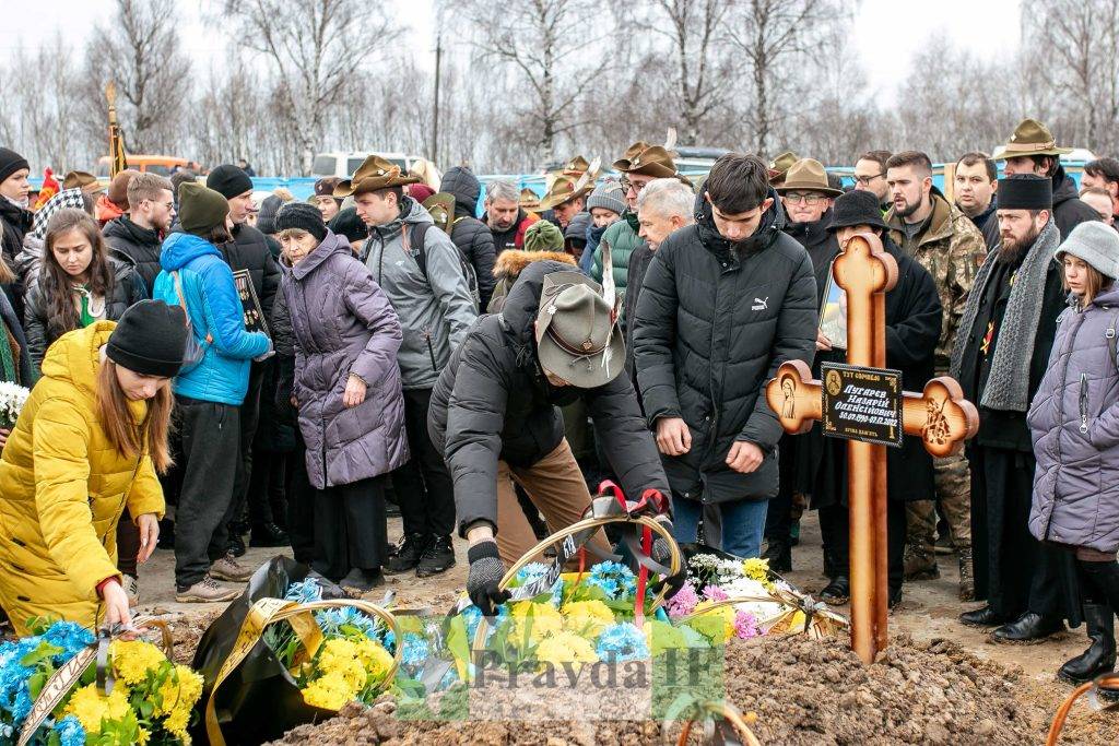 У Франківську відбувся масштабний похорон загиблих героїв-тероборонівців