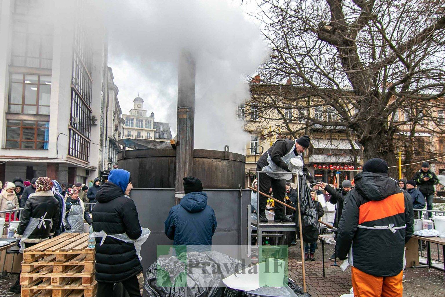 Польова кухня вирушає в мікрорайони Франківська,Польова кухня