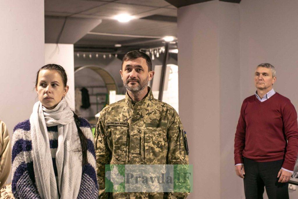 У Івано-Франківську вручили дипломи військовослужбовцям та членам їхніх родин