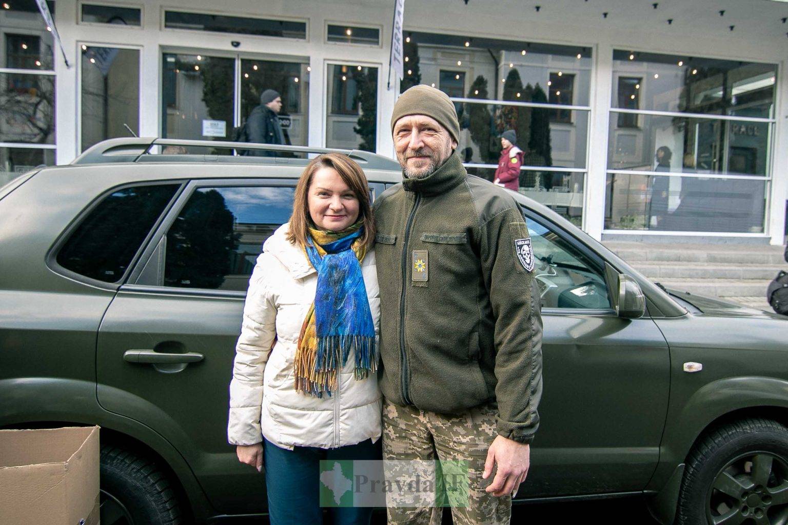 У Франківську за кошти від зданих на макулатуру російських книг придбали авто для ЗСУ