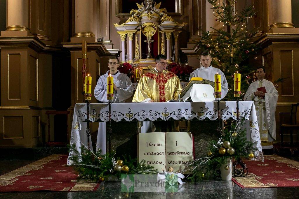 У переповненому костелі Христа Царя відслужили Вігілію Різдва Господнього
