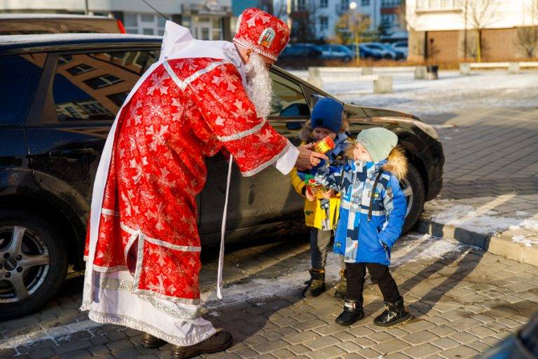 Франківські гвардійці привітали дітей загиблих та поранених побратимів із Днем святого Миколая