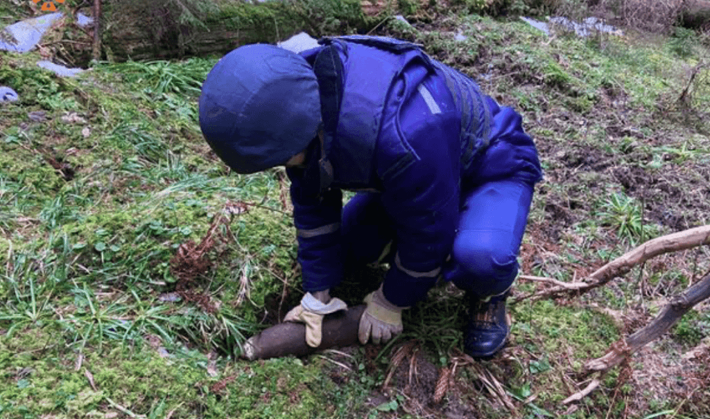 У Карпатах рятувальники знешкодили боєприпаси поблизу місця, де торік підірвалися туристи