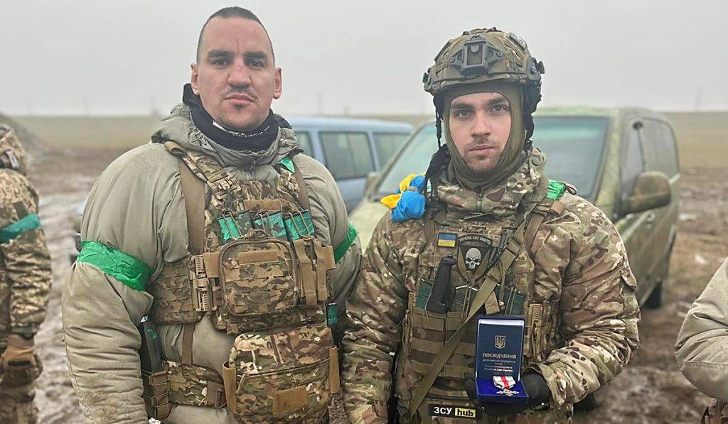 Прикарпатському бійцю Віталію Книгницькому вручили відзнаку Головнокомандувача ЗСУ "Сталевий хрест"