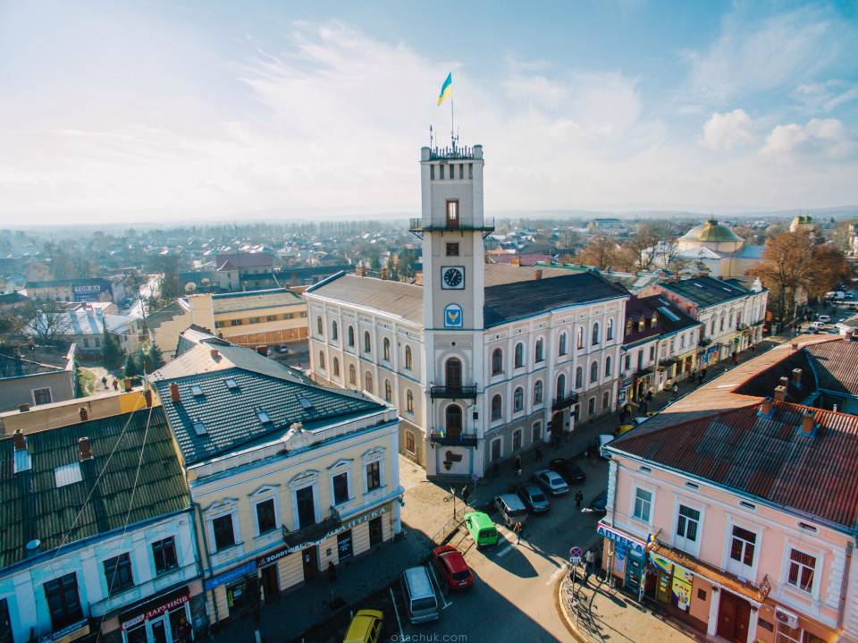 У Коломиї ініціюють перевірку посадовців, прийнятих на роботу під час воєнного стану