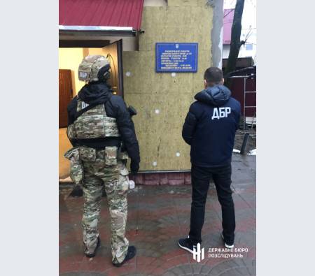 На Львівщині начальник районного військкомату та голова ВЛК торгували довідками про непридатність до військової служби